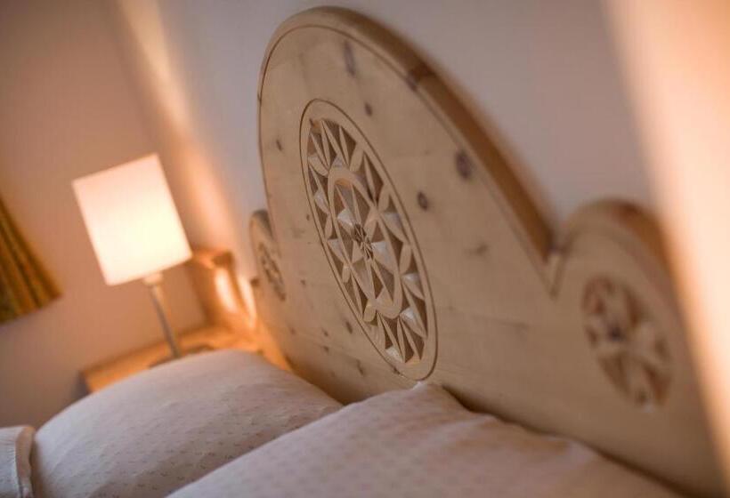 בית מלון כפרי Seraina