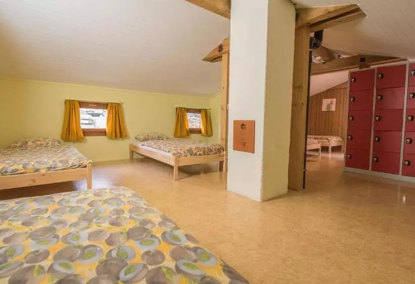 هاستل Schutzenbach Backpackers For Adults 18 35