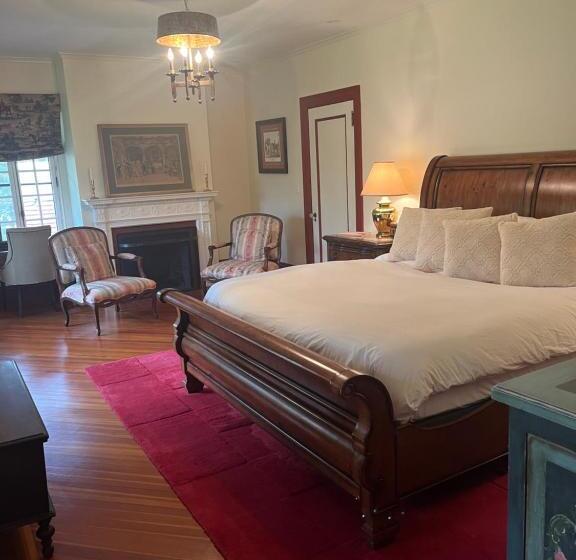 مبيت وإفطار Rushmore Estate