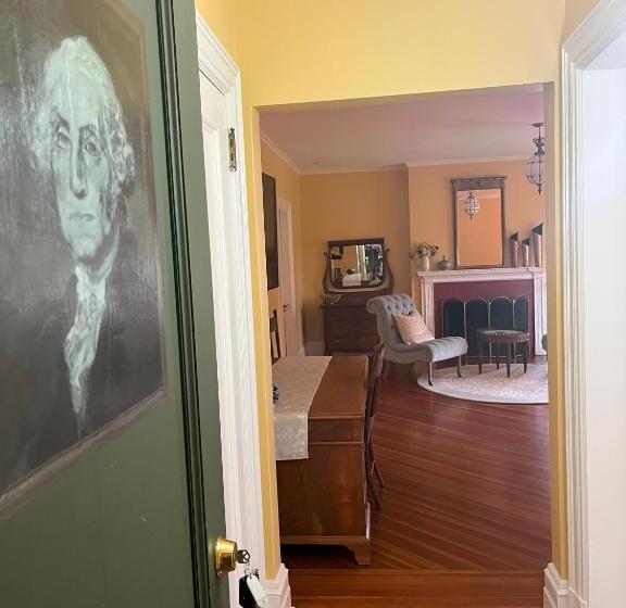 مبيت وإفطار Rushmore Estate