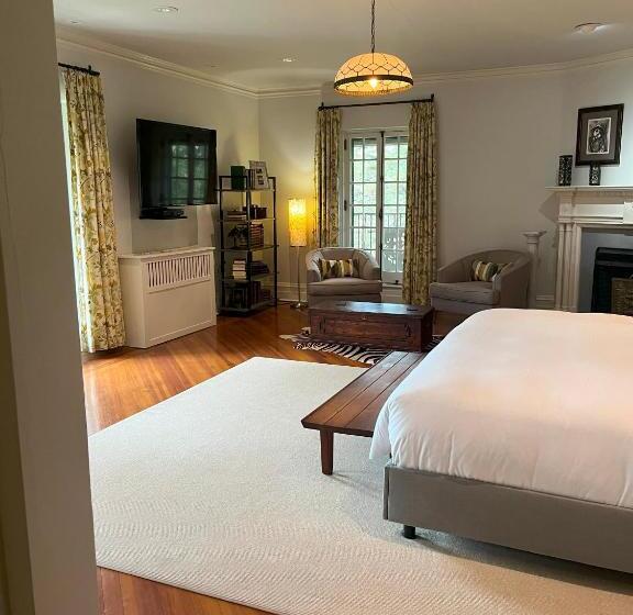 مبيت وإفطار Rushmore Estate