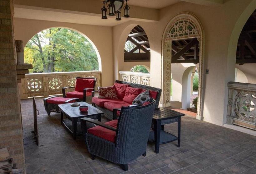 مبيت وإفطار Rushmore Estate