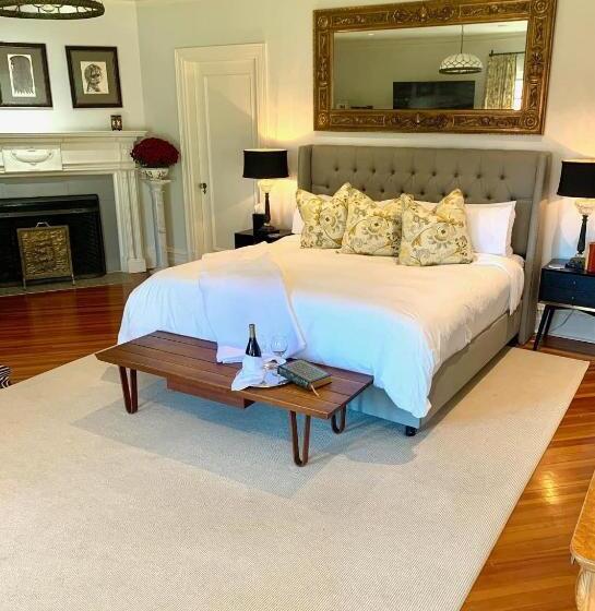 مبيت وإفطار Rushmore Estate