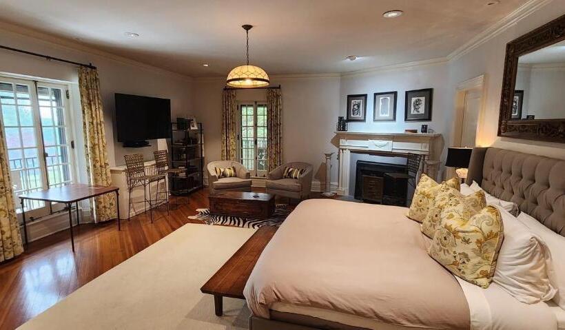 مبيت وإفطار Rushmore Estate