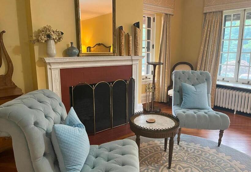 مبيت وإفطار Rushmore Estate