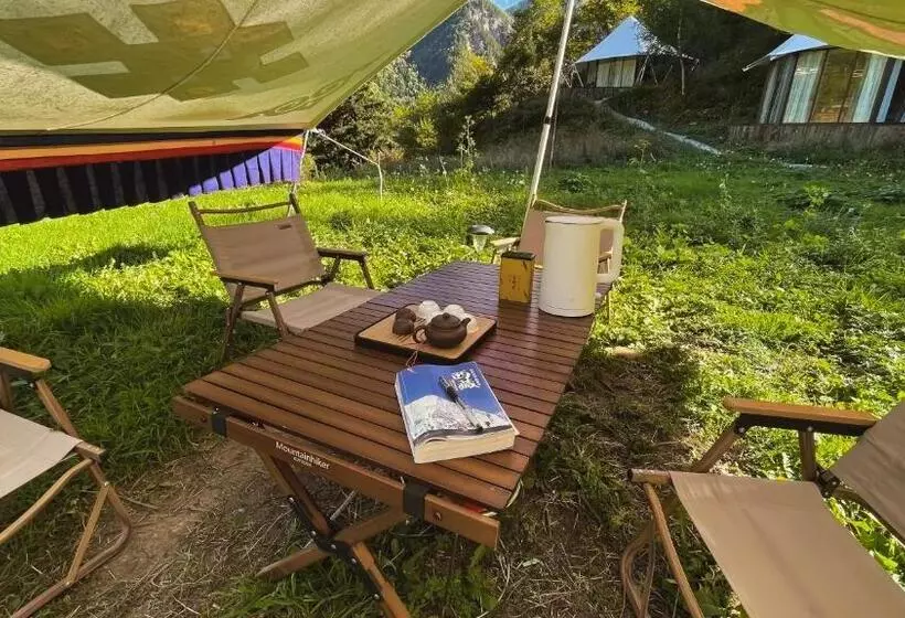 Hotelli 九寨沟阿布氇孜民宿jiuzhaigou Valley Abluzi B&b