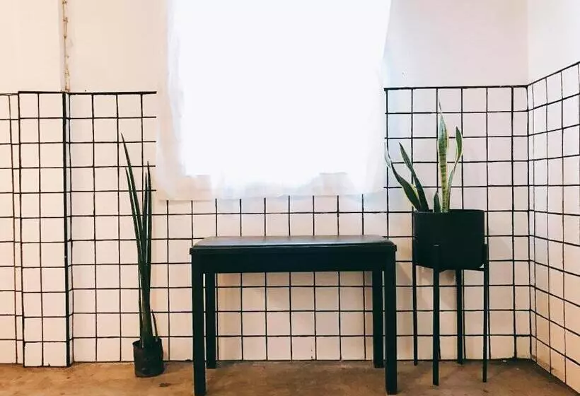 ホテル Khemjit Cafe  And Bed