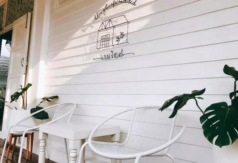 ホテル Khemjit Cafe  And Bed