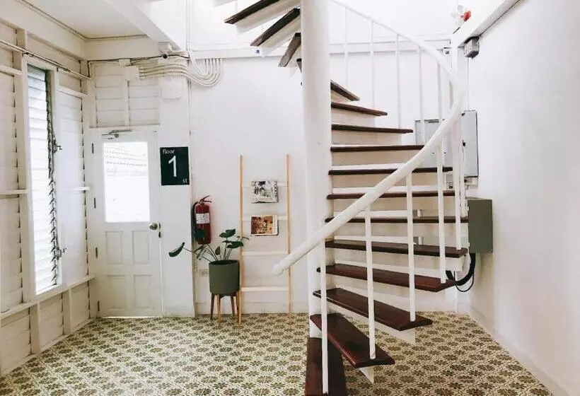 ホテル Khemjit Cafe  And Bed