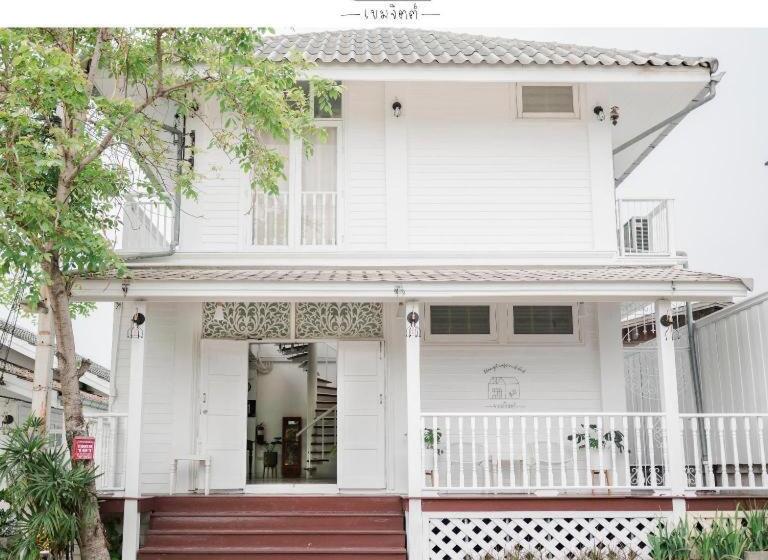 ホテル Khemjit Cafe And Bed