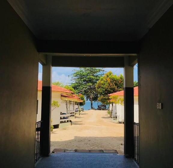 Kapas Coral Beach Resort