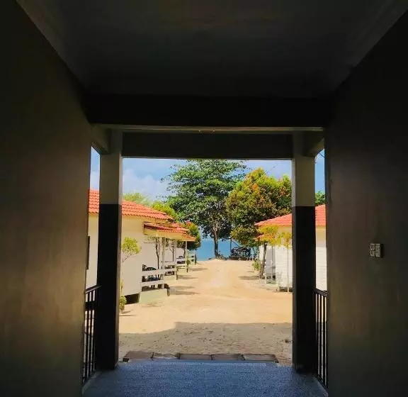 Kapas Coral Beach Resort