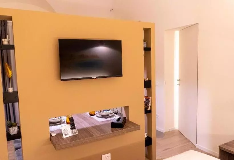 پانسیون Notti D Autore Suites