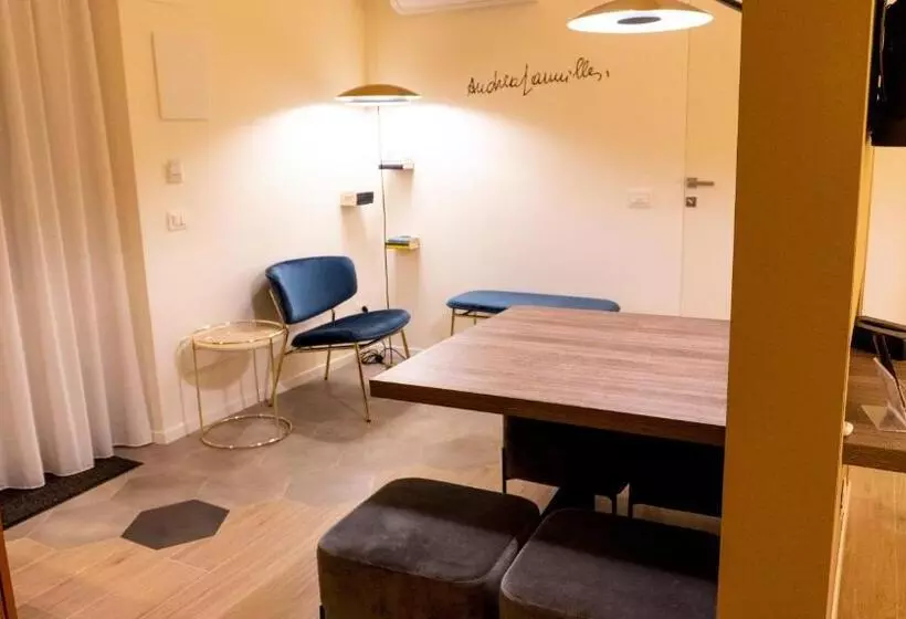 پانسیون Notti D Autore Suites