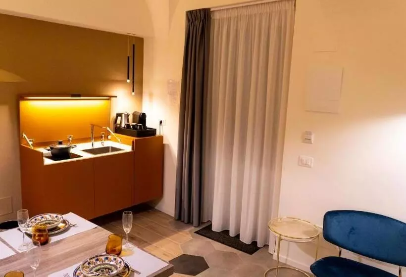 پانسیون Notti D Autore Suites