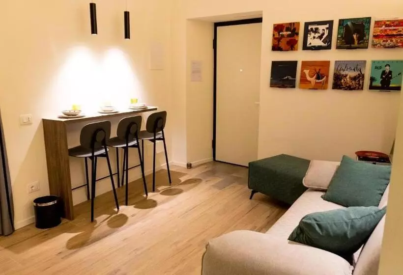 پانسیون Notti D Autore Suites