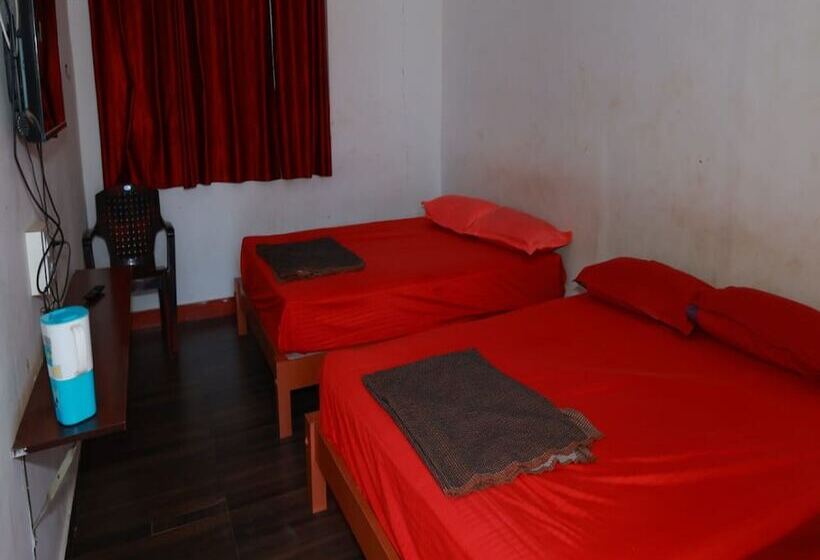 فندق Aryas Residency