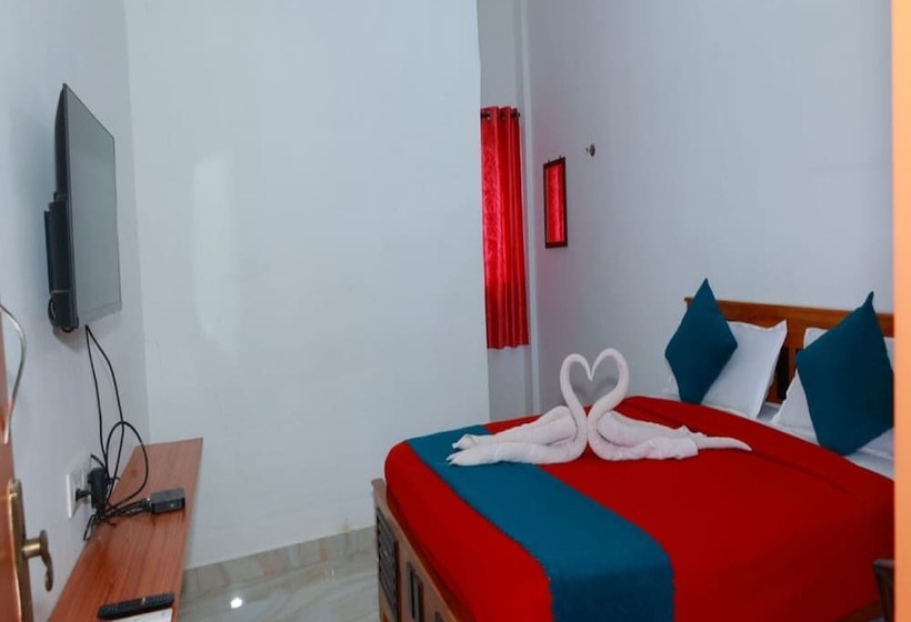 فندق Aryas Residency