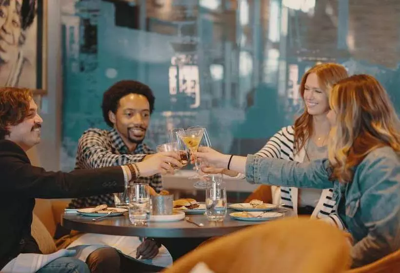 هتل Indigo West Chester   Downtown, An Ihg