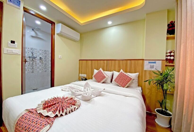 هتل Lumbini Airport