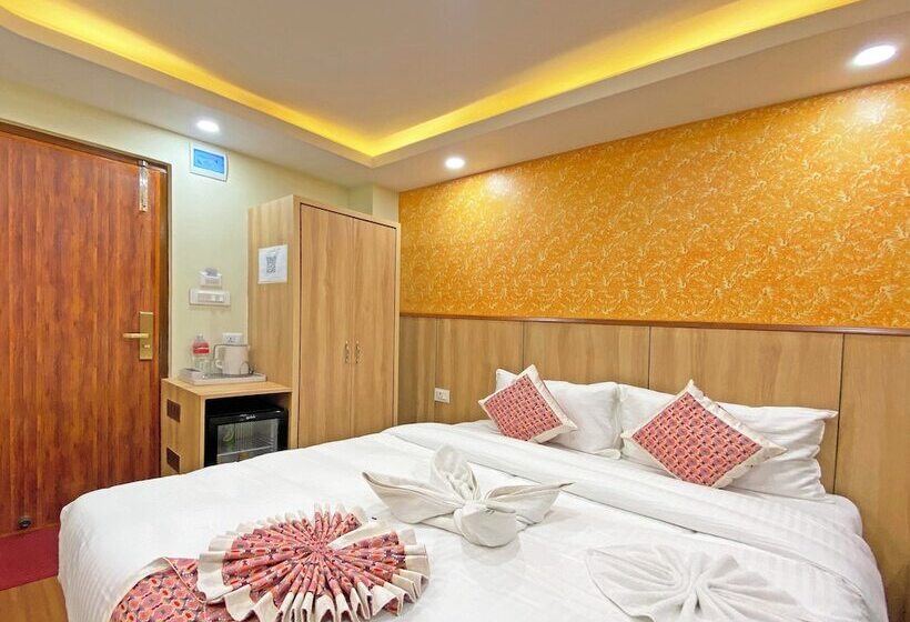 هتل Lumbini Airport