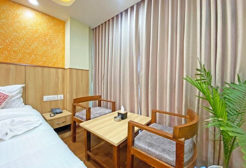 هتل Lumbini Airport