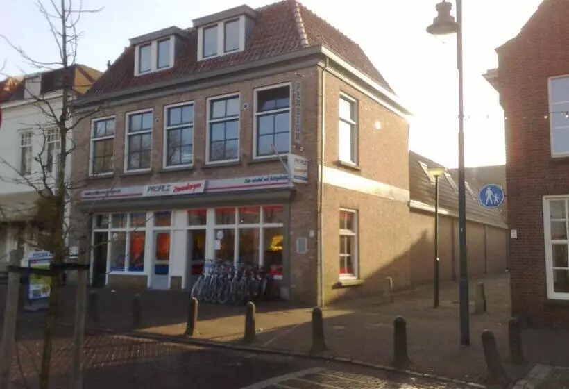 ユースホステル Pension Zevenbergen
