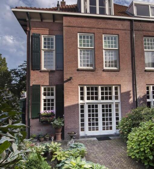 B&b De Schiedamse Suites