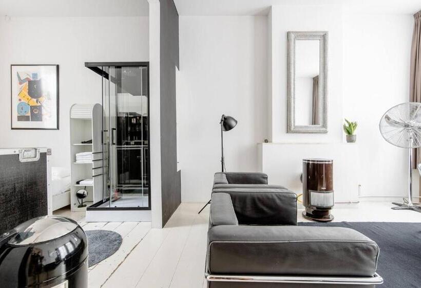 مبيت وإفطار Zocher6 Bnb A Monumental Town House In The City Center