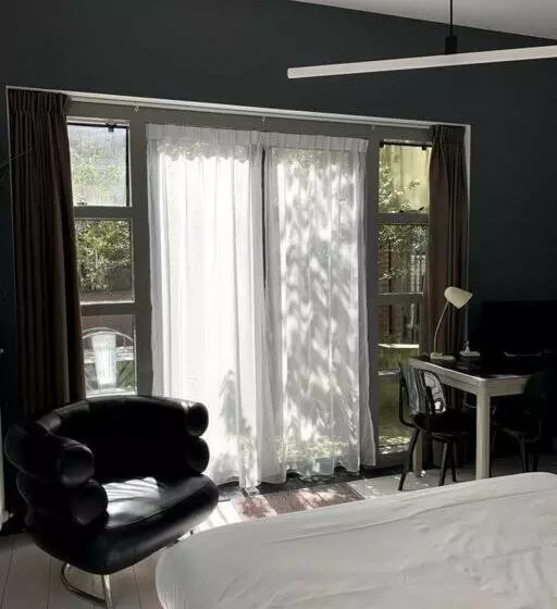 تختخواب و صبحانه Zocher6 Bnb A Monumental Town House In The City Center