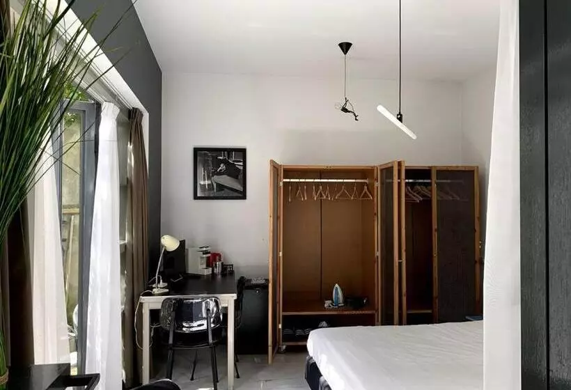 تختخواب و صبحانه Zocher6 Bnb A Monumental Town House In The City Center