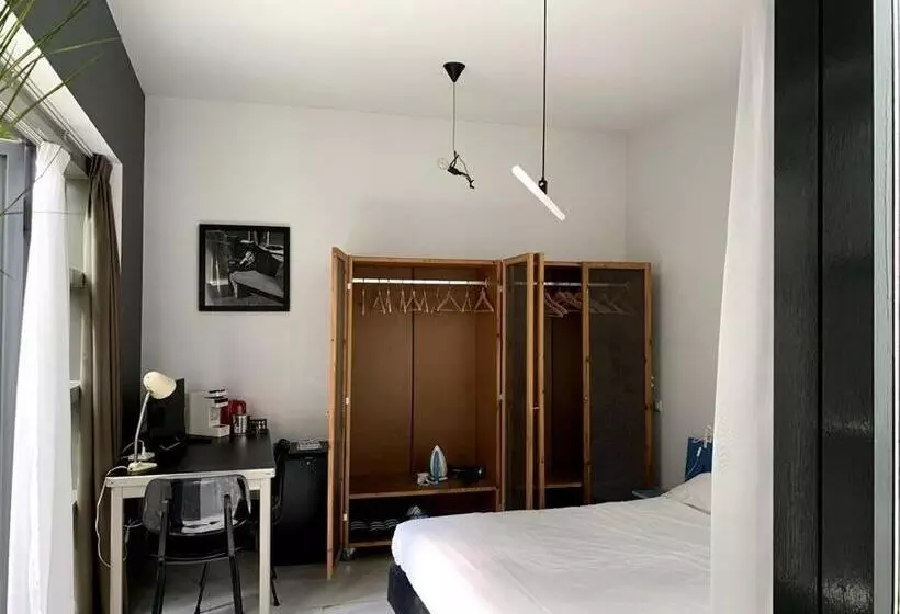 تختخواب و صبحانه Zocher6 Bnb A Monumental Town House In The City Center