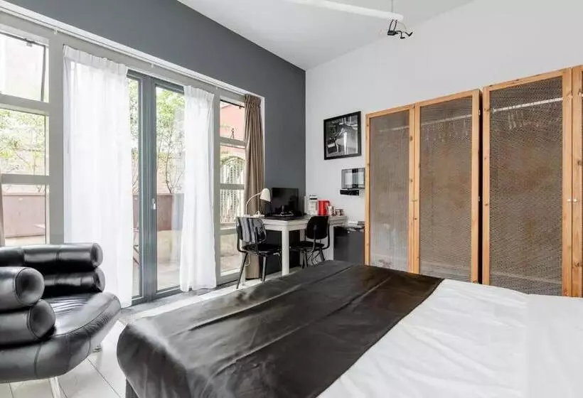 تختخواب و صبحانه Zocher6 Bnb A Monumental Town House In The City Center