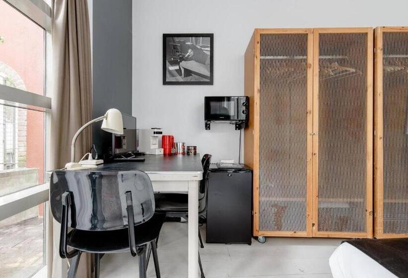 مبيت وإفطار Zocher6 Bnb A Monumental Town House In The City Center