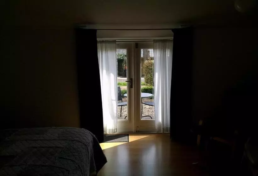 Bed & Breakfast Uiterburen