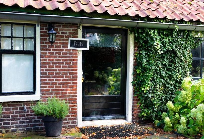 Bed & Breakfast Uiterburen