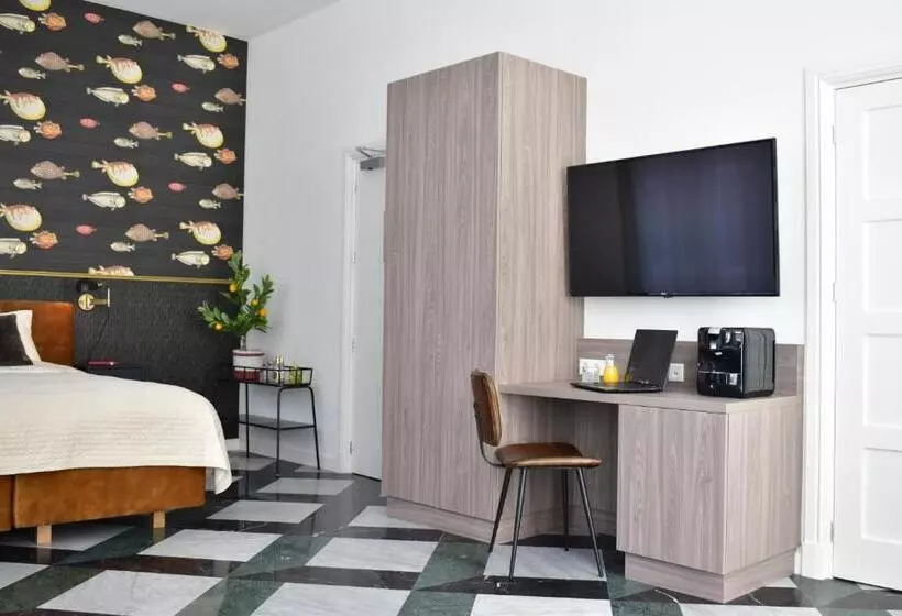 Brasss Hotel Suites