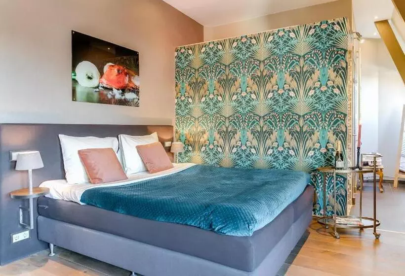 Brasss Hotel Suites