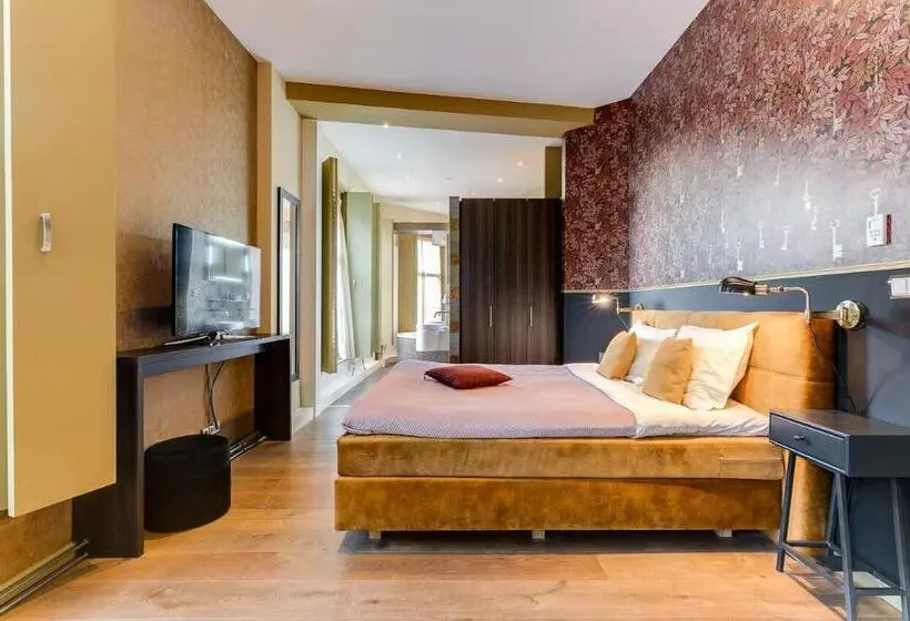 Brasss Hotel Suites