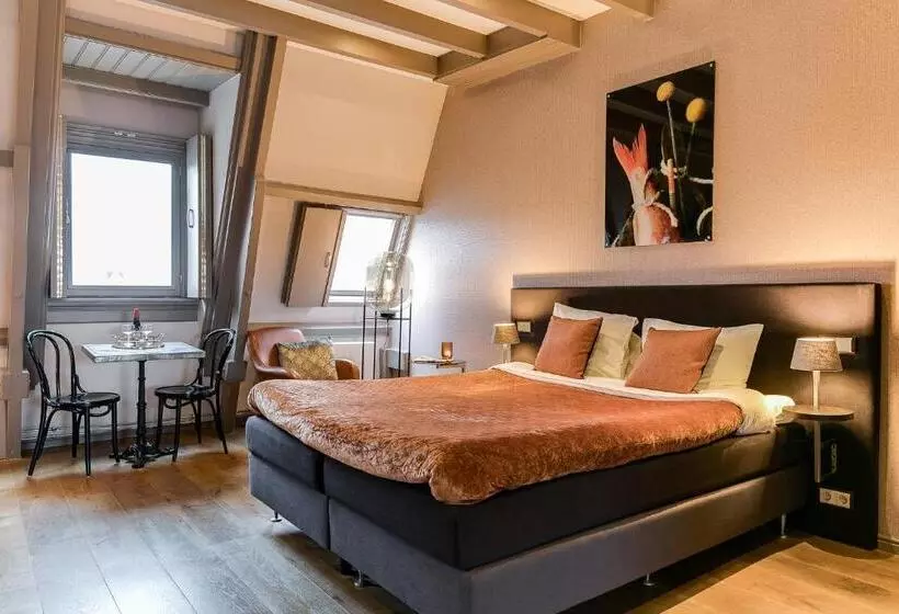 Brasss Hotel Suites