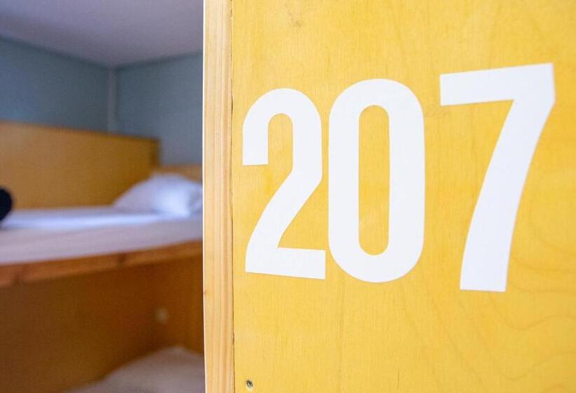 בית מלון כפרי Simplon Hostel