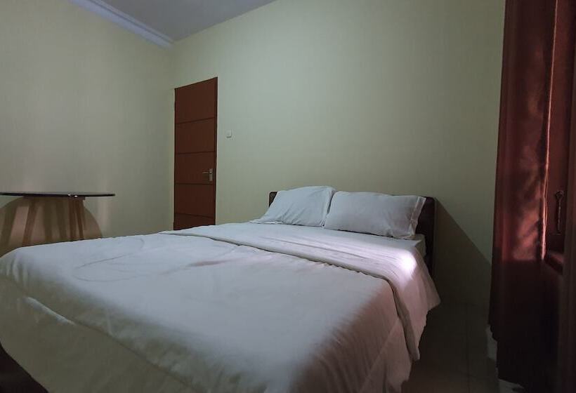 فندق Oyo 93912 Kost Takalar