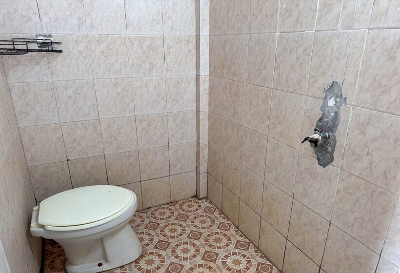 فندق Oyo 93912 Kost Takalar