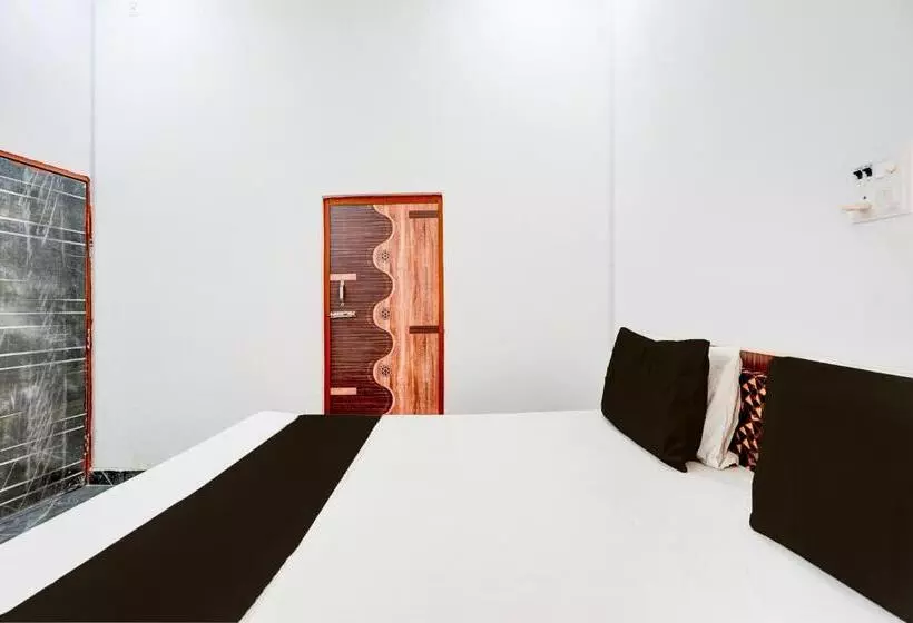 ホテル Oyo Royal Residency