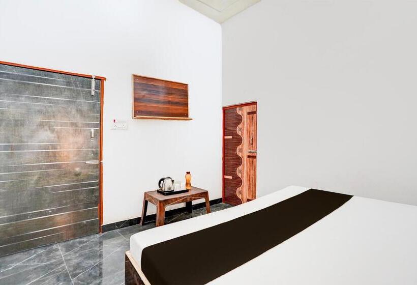 Отель Oyo Royal Residency