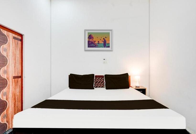 Отель Oyo Royal Residency