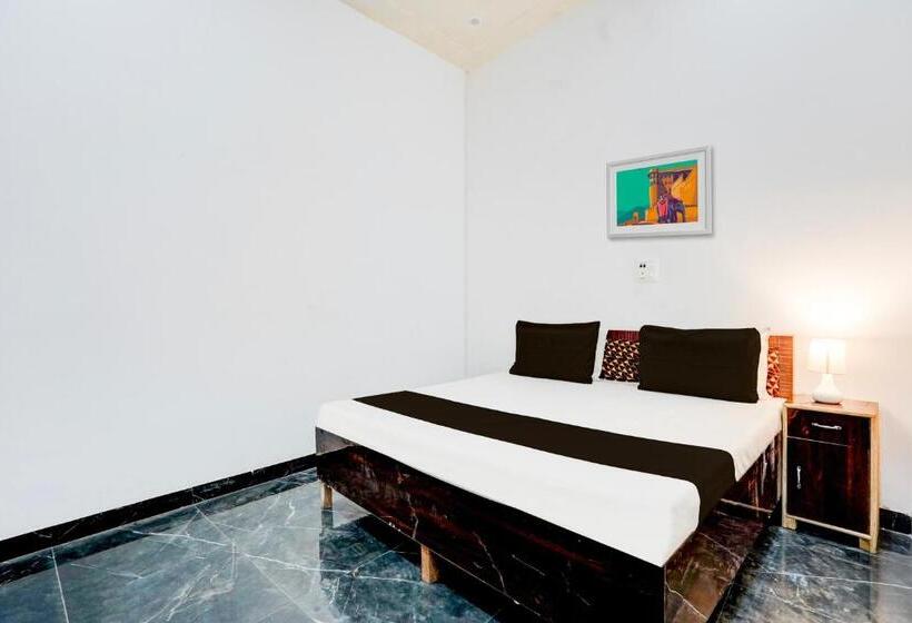 Отель Oyo Royal Residency