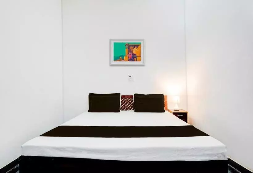 ホテル Oyo Royal Residency
