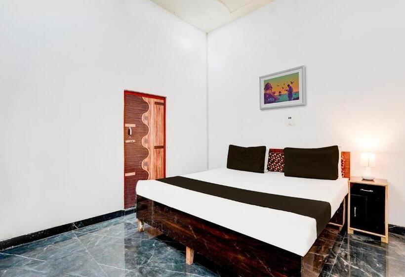 Отель Oyo Royal Residency