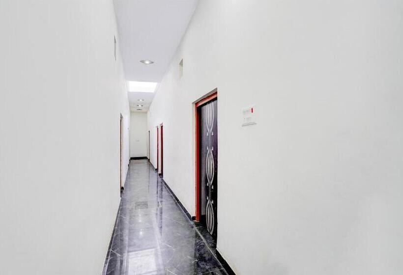 Отель Oyo Royal Residency